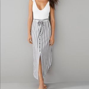 NWT Button Down Tie Waist Skirt Size 4